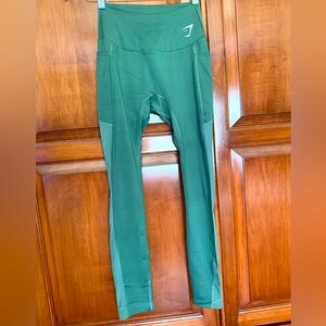 BNWOT Gynshark green leggings